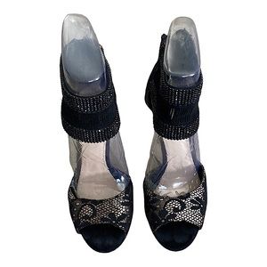 Vince Camuto black lace, true suede, style Vc-lissa size 6M
